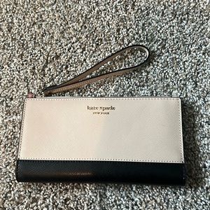 Kate Spade Wristlet Wallet